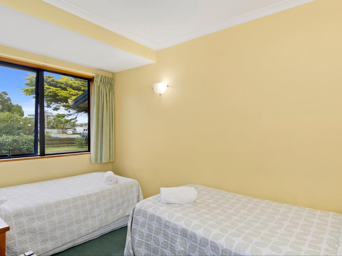 Boatshed Motel Apartments Маунт-Маунгануй Екстер'єр фото