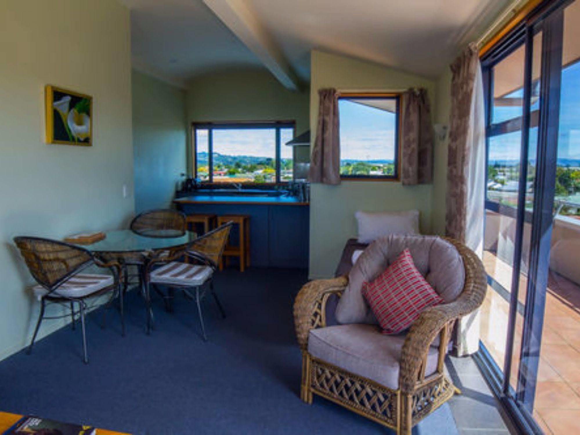 Boatshed Motel Apartments Маунт-Маунгануй Екстер'єр фото